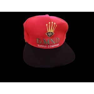 DIAMOND SUPPLY RED LOGO SNAP BACK CAP ADJUSTABLE NWOT